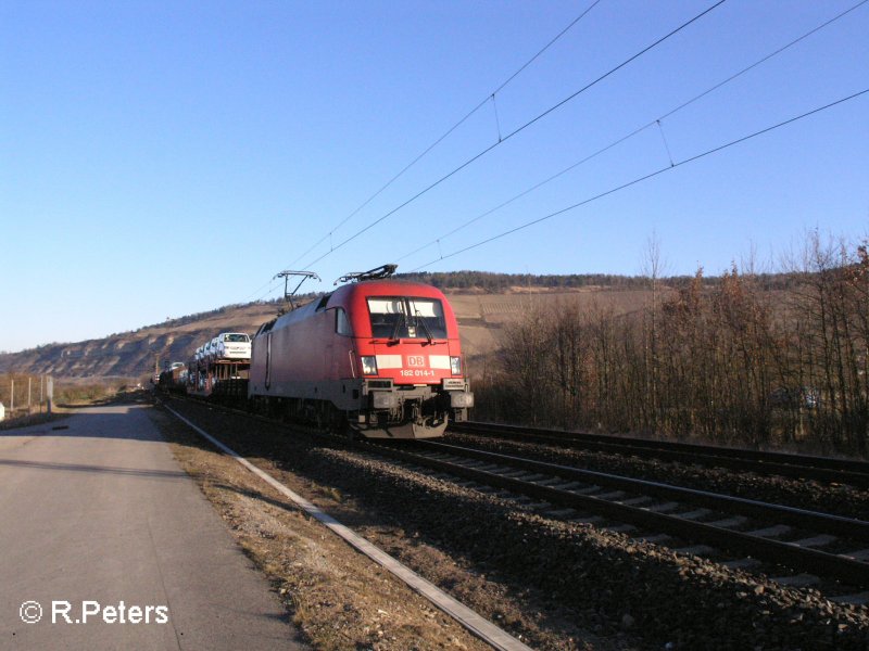 182 014-1 zieht bei Th�ngersheim ein gemischten G�terzug. 16.02.08