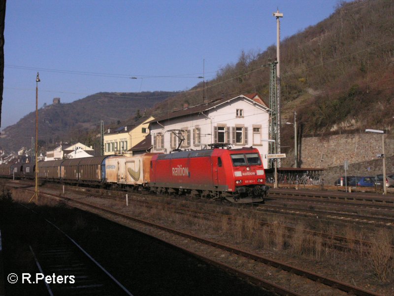 185 183-1 h�lt kurz in Lorch an dem Rhein umd den  Fahren auf Befehl  abzu holen. 12.02.08