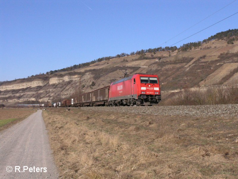 185 269-8 zieht bei Th�ngersheim ein gemischten G�terzug. 16.02.08