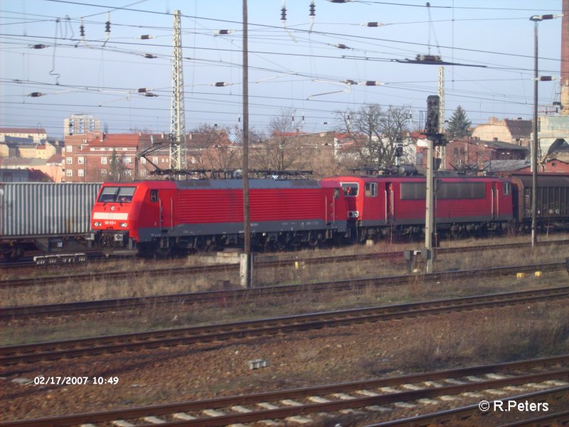 189 015-1 und eine 155 stehen in Frankfurt/Oder zur Abfahrt bereit.
17.02.07