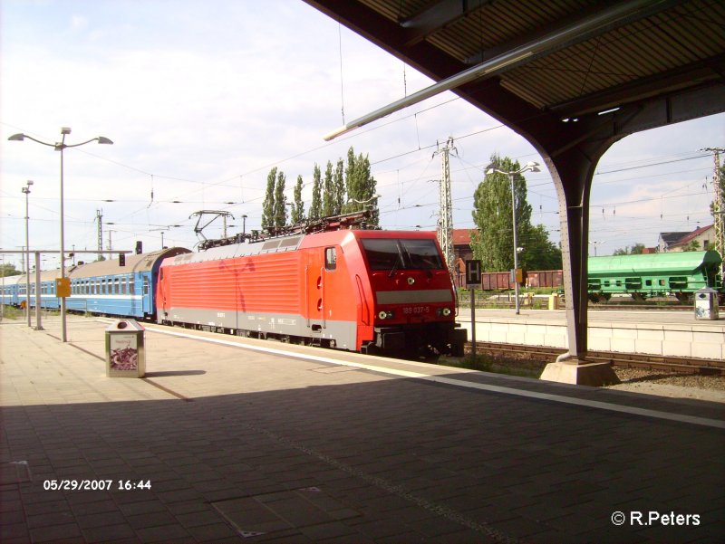 189 037-5 f�hrt mit den D449 in Frankfurt/Oder ein. 29.05.07