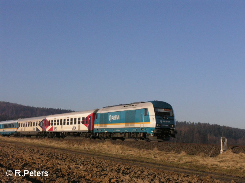 223 068 zieht den Mittags Alex nach M�nchen bei Oberteich. 19.12.07