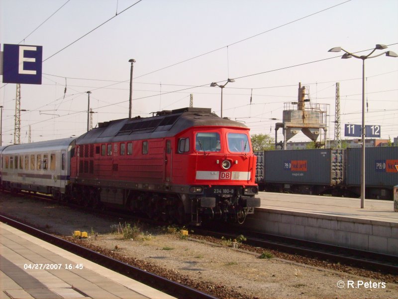 234 180-8 f�hrt mit den EC44 in Frankfurt/Oder ein.27.04.07