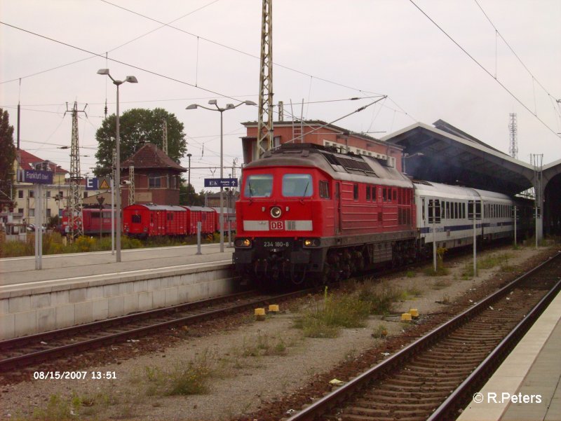 234 180-8 verl�sst Frankfurt/Oder mit den EC45 nach Warschau. 15.08.07