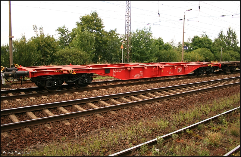 31 80 4543 164-6 D-DB Sgns 681. Mit diesen Wagen können Großcontainer und Wechselbehälter transportiert werden.