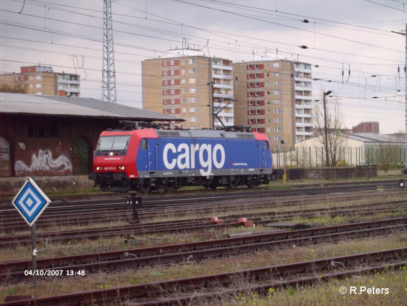 482 013-0 rollt solo an ein Rotes Signal in Eisenh�ttenstadt. 10.04.07