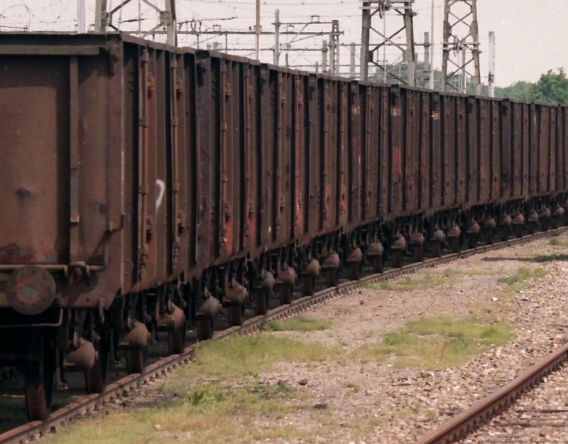 Ausgemusterte Wagen in Apeldoorn 14-05-1994. Scan von Negative.