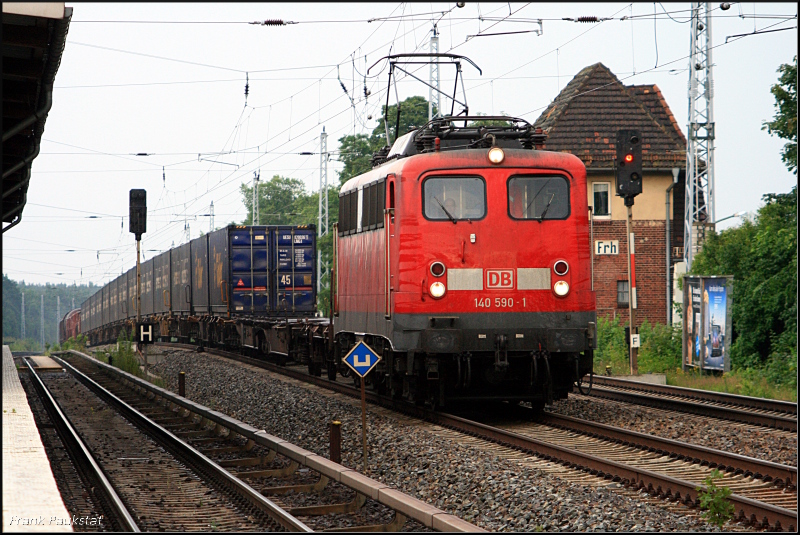 DB 140 590-1 mit einem Containerzug (Berlin Friedrichshagen, 01.07.2009 - Update: 03/2012 in Maschen Rbf abgestellt; 01/2012 nach Mukran �berstellt; 03.10.2013 wiD)