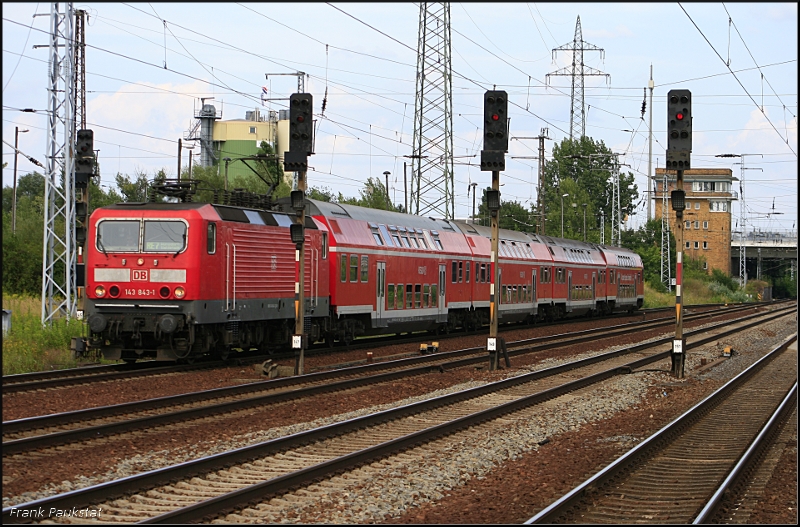 DB Regio 143 843-1 mit dem RE7 nach Wünsdorf-Waldstadt in Berlin Schönefeld, 08.08.2009
<br><br>
- Update: ++ 21.01.2018 bei Bender, Opladen