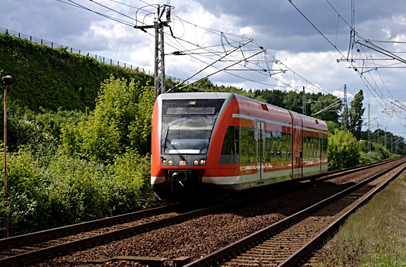 DB Regio mit einem GTW in Richtung Bln.-Lichtenberg (Berlin Hohenschnhausen, 27.05.2009).