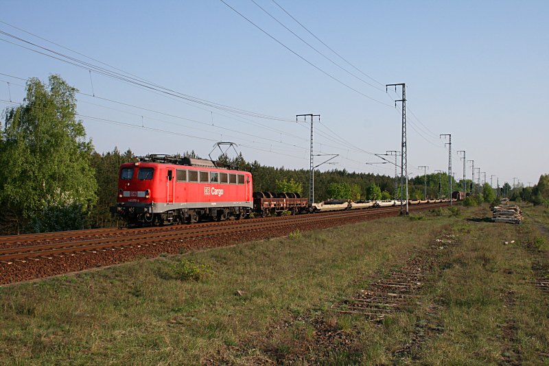 DB Schenker 140 070-4 mit einem gem. Gterzug (Berlin Wuhlheide, 25.04.2009)