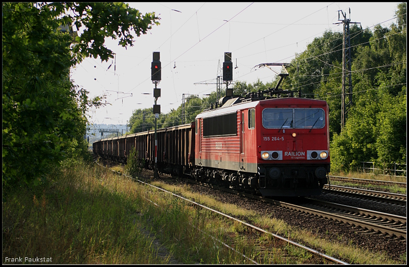 DB Schenker 155 264-5 mit Tamns-Wagen Richtung Genshagener Kreuz (Nuthetal-Saarmund, 19.08.2009)
<br><br>
Update: 07.03.2015 in Opladen verschrottet