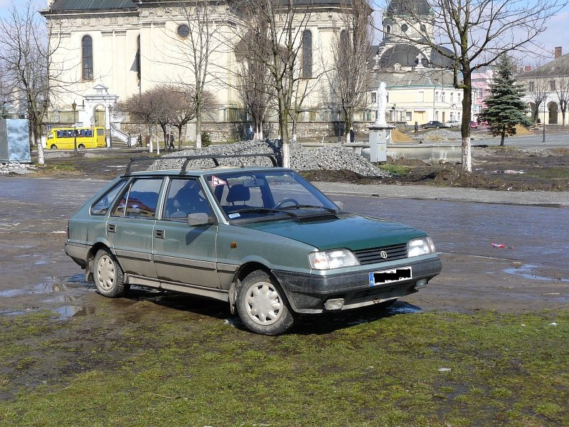 FSO Polonez 1.5 GLE fotografiert in Zhovkva, Ukraine am 24-03-2008.