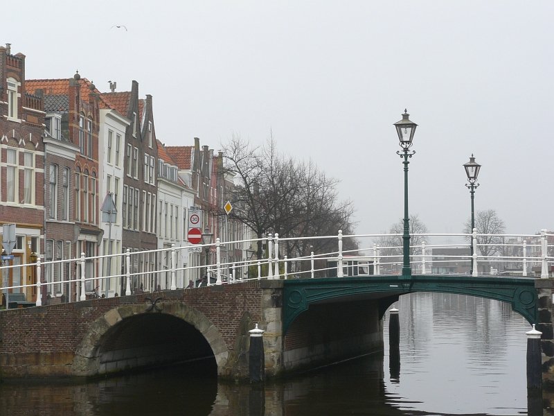Grau, das war es in Leiden am Sontagmorgen 1. M�rz 2009.