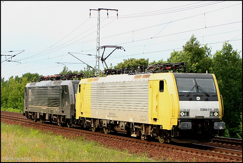 ITL ES 64 F4-205 (LZB: 189 205-8, 9180 6189 205-8 D-DISPO Class 189-VO) und MRCE ES 64 F4 (E189 090, 9180 6 189 090-4 D-DISPO Class VJ) als Lokzug Tfzf 94113 nach Guben. Sch�nen Gru� an den Tf und Dank an den Vormelder! 
(Berlin Wuhlheide, 15.07.2009)