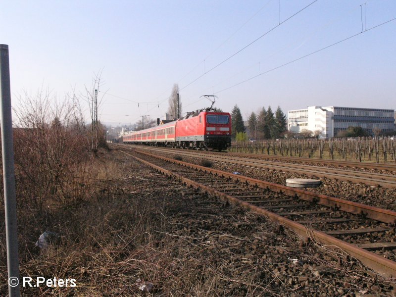 Nachschuss von 143 064-4 die bei Geisenheim die RB15524 Koblenz HBF schiebt. 13.02.08
