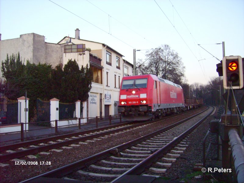 Noch ein Bild von 185 206-0 in R�desheim an dem Rhein. 12.02.08