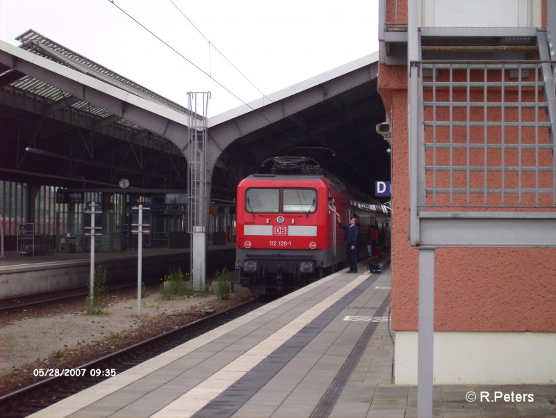 Noch schnell die papiere �bergeben bevor RE1 Brandenburg zur�ckf�hrt,Frankfurt/Oder 28.05.07