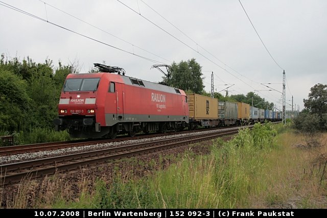 RAILION Logistics 152 092-3 mit Containerzug (Railion Deutschland AG, gesichtet Berlin Wartenberg 10.07.2008).