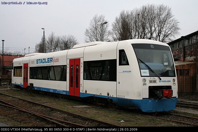 Stadler VT 304 / 650 300 in den neutralen Farben von Stadler ist bei der ODEG im Einsatz (Berlin Nöldnerplatz, 28.03.2009)