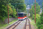 Von der Endstation der Bergbahn in Gôra aus führt eine Standseilbahn weiter hinauf, bevor man in eine Luftseilbahn über das brodelnde Vulkantal umzusteigen hat.