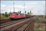 Railion 151 004-9 in Traktion mit DB 151 001-5 (Update: z-gestellt Maschen Rbf) und Falns-Wagen (Berlin Sch�nefeld, 22.08.2009)