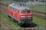 DB 218 834-0 wartet am Talgo-Werk um den Autoreisezug bereitzustellen (Berlin Warschauer Stra�e 21.05.2010)