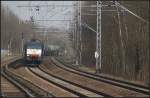 F�r ITL ist ES 64 F4-212 mit einem Kesselzug unterwegs (gesehen Berlin-Buch 13.03.2011)