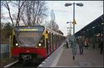 480 005 / 805 der S-Bahn Berlin als S25 zwischen Sch�nholz und Hennigsdorf am 14.04.2013 in Berlin-Tegel (BVG-Baureihe 480)