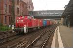 Zur Übergabe fuhr DB Schenker 295 065-7 am 27.08.2011 einen Containerzug durch Hamburg-Harburg
<br><br>
Update: 201_ verschrottet bei Steil, Eschweiler