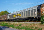 Transwaggon vierachsiger, großräumiger Drehgestell-Schiebewandwagen der Gattung Habbiins 17, 33 85 2740 809-4 CH-TWA, Gattung Habbiins 17, am 28.08.2018 im Zugverband bei Zugdurchfahrt in Bad Honnef.