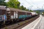 Vierachsiger gedeckter Drehgestell-Gro�raumschiebewandwagen, 31 81 2739 457-1 A-RCW, der Gattung Habbiins, der Rail Cargo Austria (zur �BB), am 06 August 2026 im Zugverband bei einer Zugdurchfahrt in