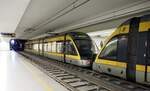 Portugal, Porto Metro MP 050 und 060 im Bahnhof Trindade am 14.05.2018.