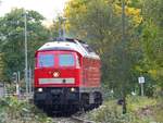 DB Cargo Diesellok 232 117-2 bei Bahnübergang Atroper Straße, Duisburg 13-10-2017.