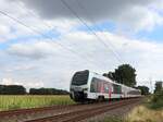 VIAS Triebzug ET 25 2306 bei Bahnbergang Wasserstrasse, Hamminkeln 18-08-2022.