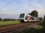 Vias Triebzug ET 25 2209 bei Bahn�bergang Wasserstrasse, Hamminkeln 18-10-2024.
