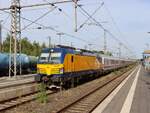 NS Vectron Lokomotive 193 934-7 (91 80 6193 934-7 D-ELOC) mit versp�tete IC144 von Berlijn nach Amsterdam. Gleis 2 Bahnhof Bad Bentheim 27-08-2025.


NS Vectron locomotief 193 934-7 (91 80 6193 934-7 D-ELOC) met vertraagde IC144 van Berlijn naar Amsterdam. Spoor 2 station Bad Bentheim 27-08-2025.