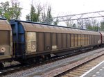 Habbiins Gedeckter G�terwagen von Transwaggon mit Nummer 33 RIV 80 D-TWA 521-7 Gleis 6 Dordrecht, Niederlande 07-04-2016.