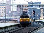 NS locomotief 1746 mit versptete IC 242, Amersfoort Centraal 27-12-2019.