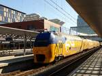 NS DD-IRM Triebzug 9518 Gleis 7 Utrecht Centraal Station 28-02-2022.