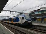 NS FLIRT Triebzug 2233 Gleis 11 Utrecht Centraal Station 20-09-2023.