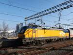 NS Vectron Lokomotive 193 733-3  (91 80 6193 733-3 D-ELOC) Gleis 13 Amsterdam Centraal Station 17-02-2025.