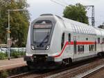 DBpbzfa 668.2 Deutsche Bahn Doppelstock-Steuerwagen 5. Generation mit Nummer D-DB D-DB 50 80 86-81875-6 Zuggarnitur 2875 Gleis 4 Bahnhof Salzbergen, Deutschland 27-08-2025.




DBpbzfa 668.2 Deutsche Bahn stuurstandrijtuig stamnummer 2875 met nummer D-DB 50 80 86-81875-6 spoor 4 station Salzbergen, Duitsland 27-08-2025.