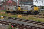 Lineas 7779 zieht Schwesterlok 7809 am 23 Juli 2026 durch Roosendaal w�hrend ein Ausbildungsfahrt zwischen Antwerpen und Roosendaal.
