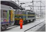 . Als der Zug noch Eurocity 296  Jean Monnet  hiess - Kaum im Bahnhof von Luxemburg angekommen, setzt sich die dort wartende HLE 2005 vor den EC 296 Basel - Brssel. (Jeanny)