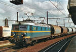 Am 18 Mai 2003 durchfahrt 2240 mit ein Getreidezug Antwerpen-Berchem.