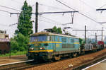 Am 16 Mai 2002 durchfahrt ein Stahlzug mit 2630 Antwerpen-Dam.