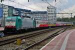 IC-Beneluz mit 2835 treft am 16 Mai 2016 in Rotterdam Centraal ein.