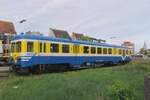 Ex-SNCB Dieseltriebwagen 4403 steht am 6 Mai 2023 abfahrtbereit in Eeklo als 1.