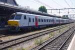 NMBS 825 steht am 11 Juli 2026 als L-Trein nach Puurs abfahrtbereit in Roosendaal. Leider soll sich der Abfahrt bis auf etwa 7 St�nden verzogern wegen ein Drahtbruchs zwischen Roosendaal und Antwerpen.